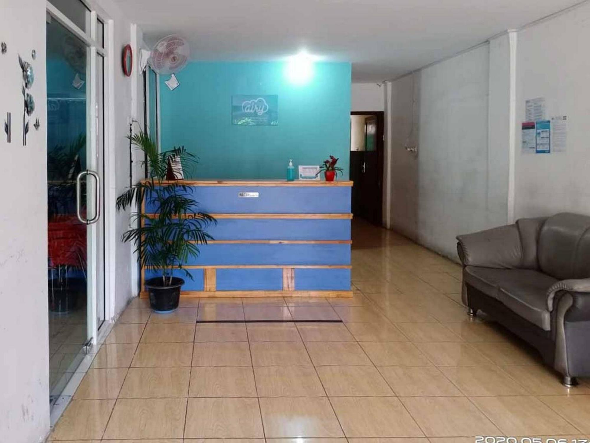 Hotel Reddoorz At Jalan Japaris Medan Exterior foto
